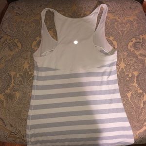 Lululemon tank! Size 4!